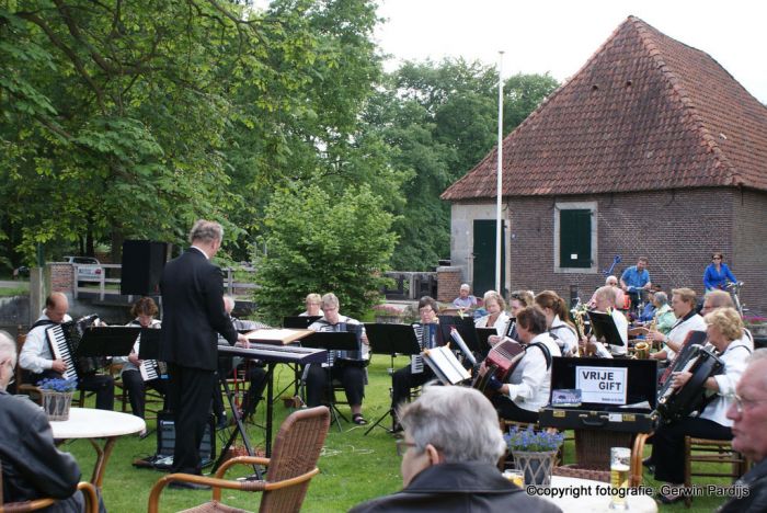 Muziek-in-de-buitenlucht.jpg